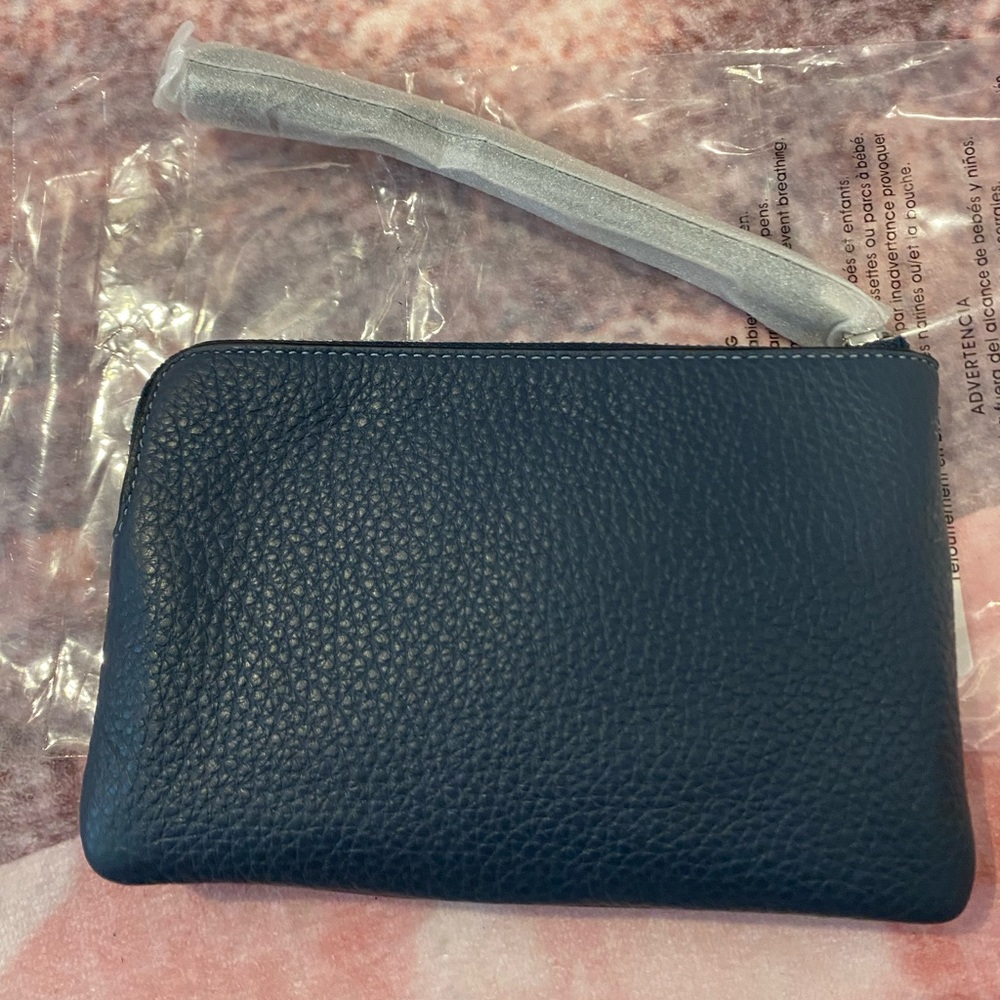 Coach Graphic Corner Zip Wristlet Navy and Red NWT - Picture 2 of 6